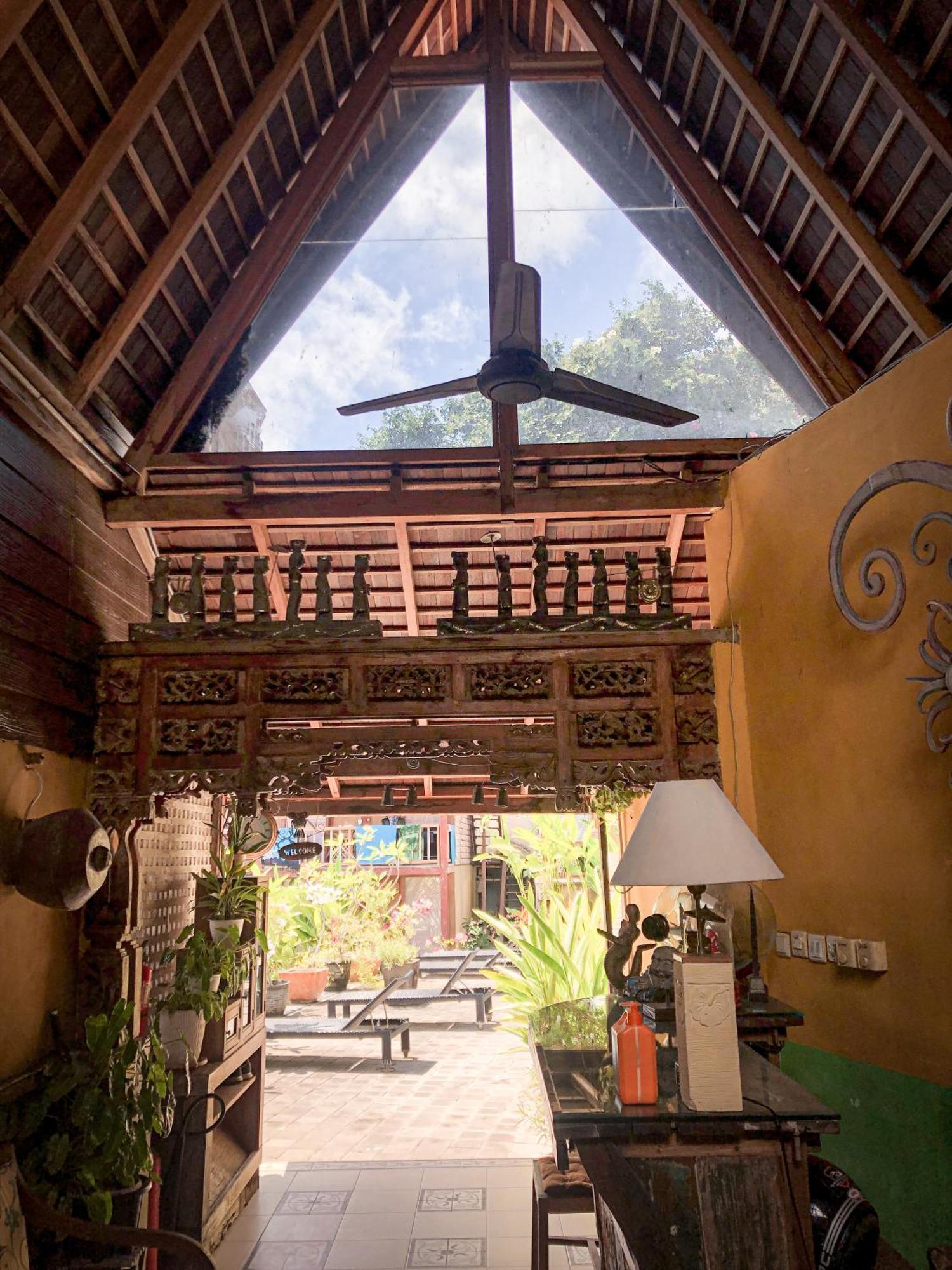 Bed and Breakfast The Tree House à Nusa Dua  Extérieur photo
