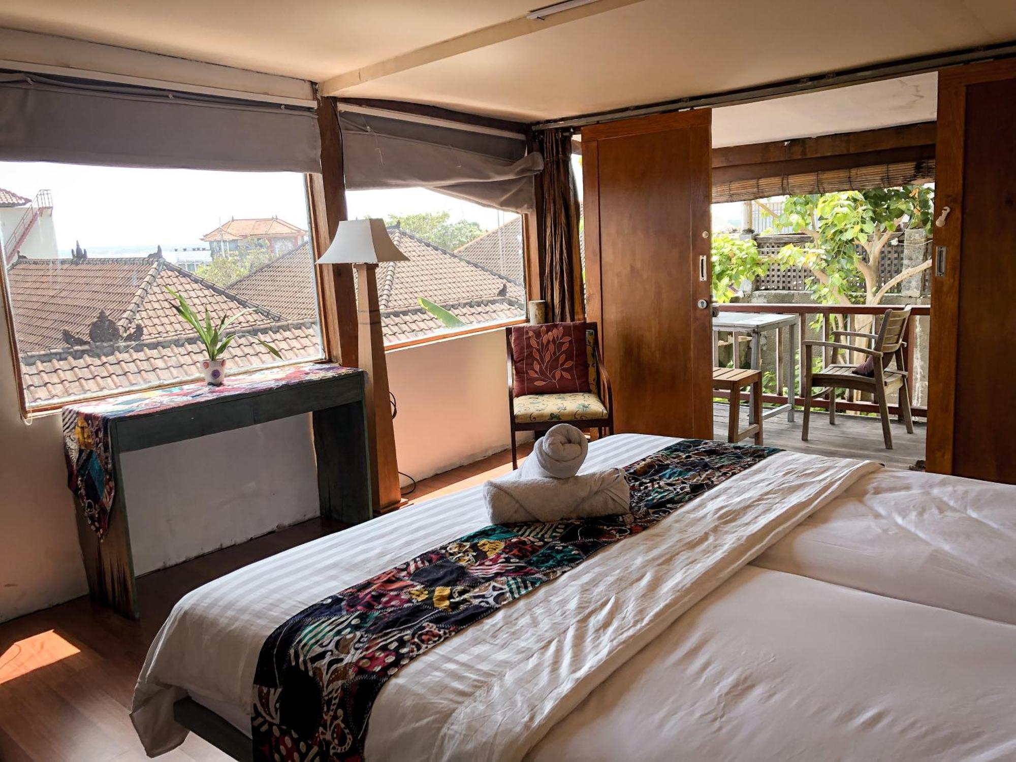 Bed and Breakfast The Tree House à Nusa Dua  Extérieur photo