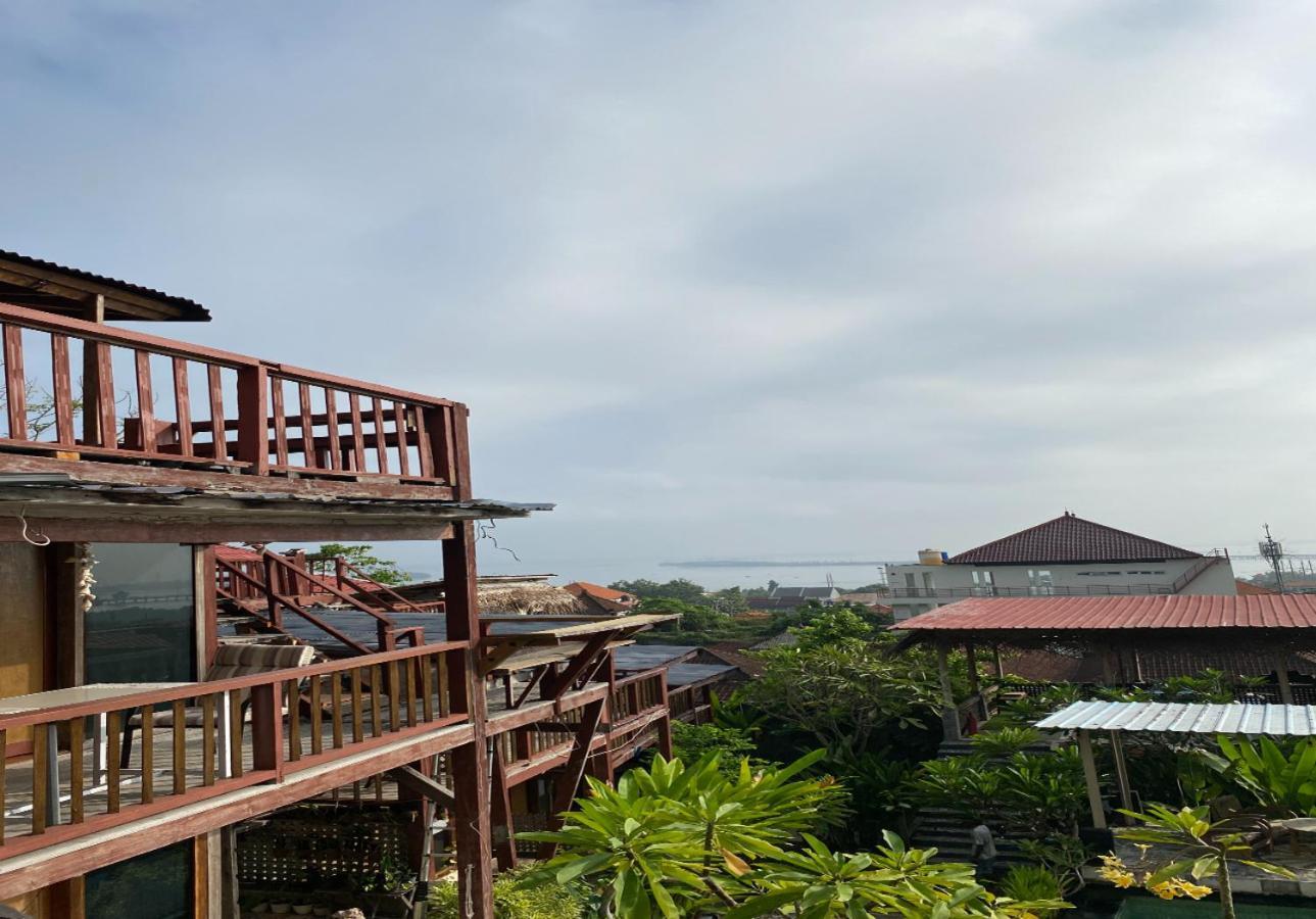 Bed and Breakfast The Tree House à Nusa Dua  Extérieur photo
